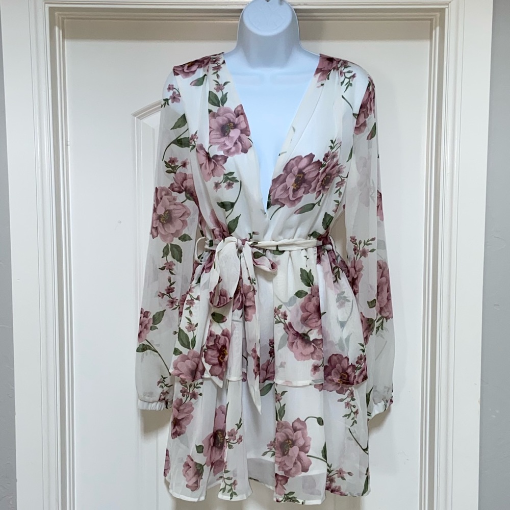 NWT Pretty Little Thing Floral Dress